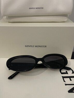 Authentic Maison Margiela x Gentle Monster MM206 Black Oval Sunglasses